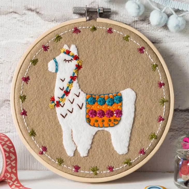 Corinne Lapierre| Wool Mix Felt Applique Hoop Kit