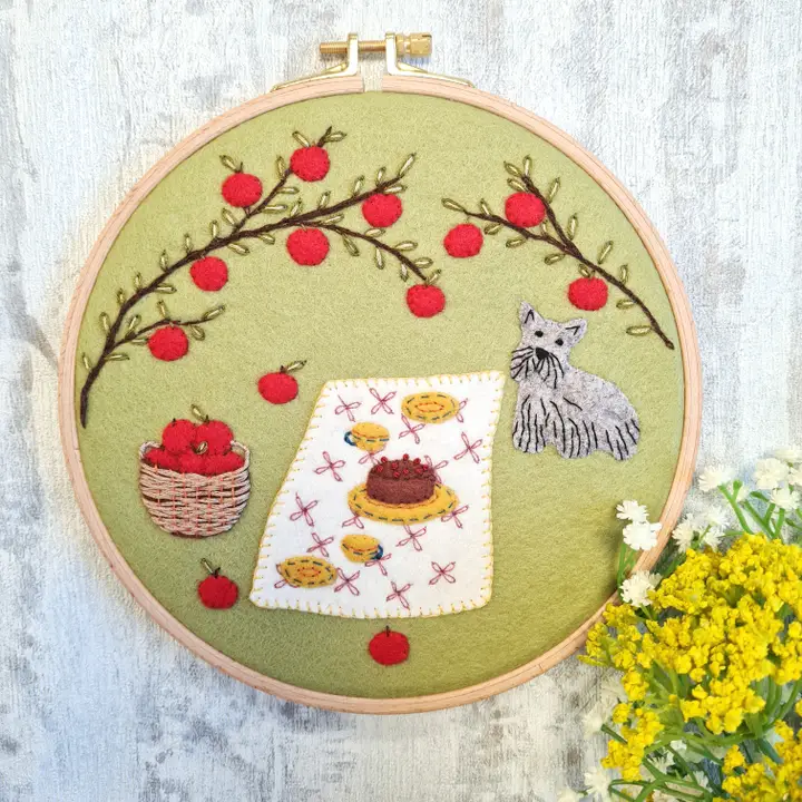 Corinne Lapierre| Wool Mix Felt Applique Hoop Kit