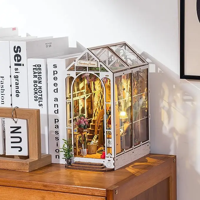 Book Nook Kit& Wonderland| Diy Miniature |3D Puzzle|Rolife